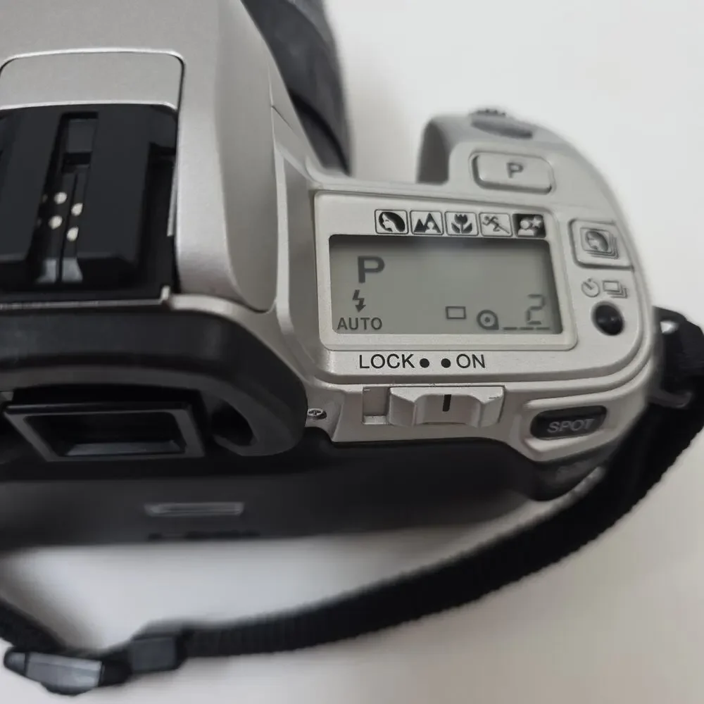 Minolta Maxxum STsi 35mm Film Camera w/ AF 28-80mm Lens W Bag And Film Tested